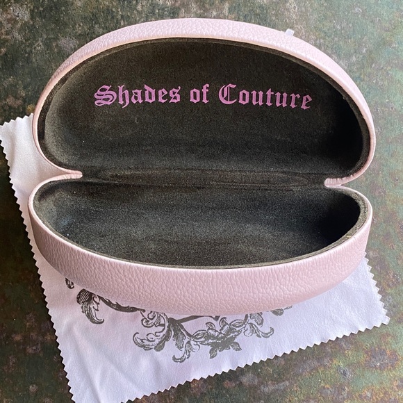 Juicy Couture Pink Hard Clamshell Large Sunglass Case with Cleaning Cloth. - Picture 7 of 7